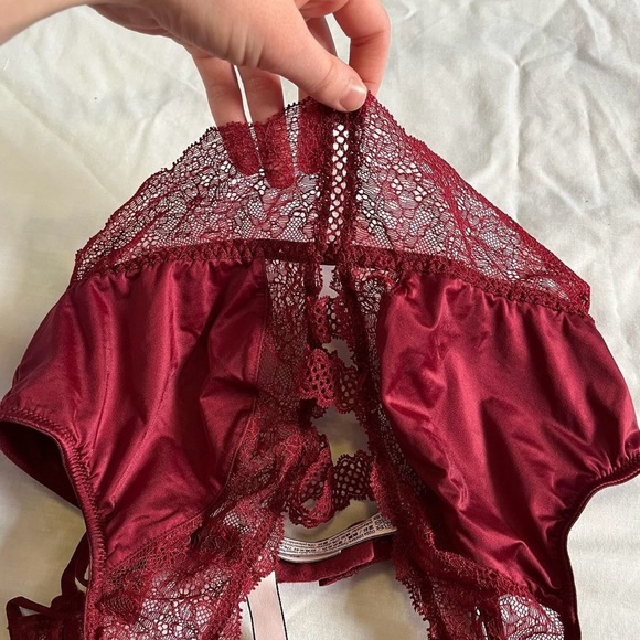 Victoria’s Secret silky lace detailed bralette nwot - Picture 4 of 8